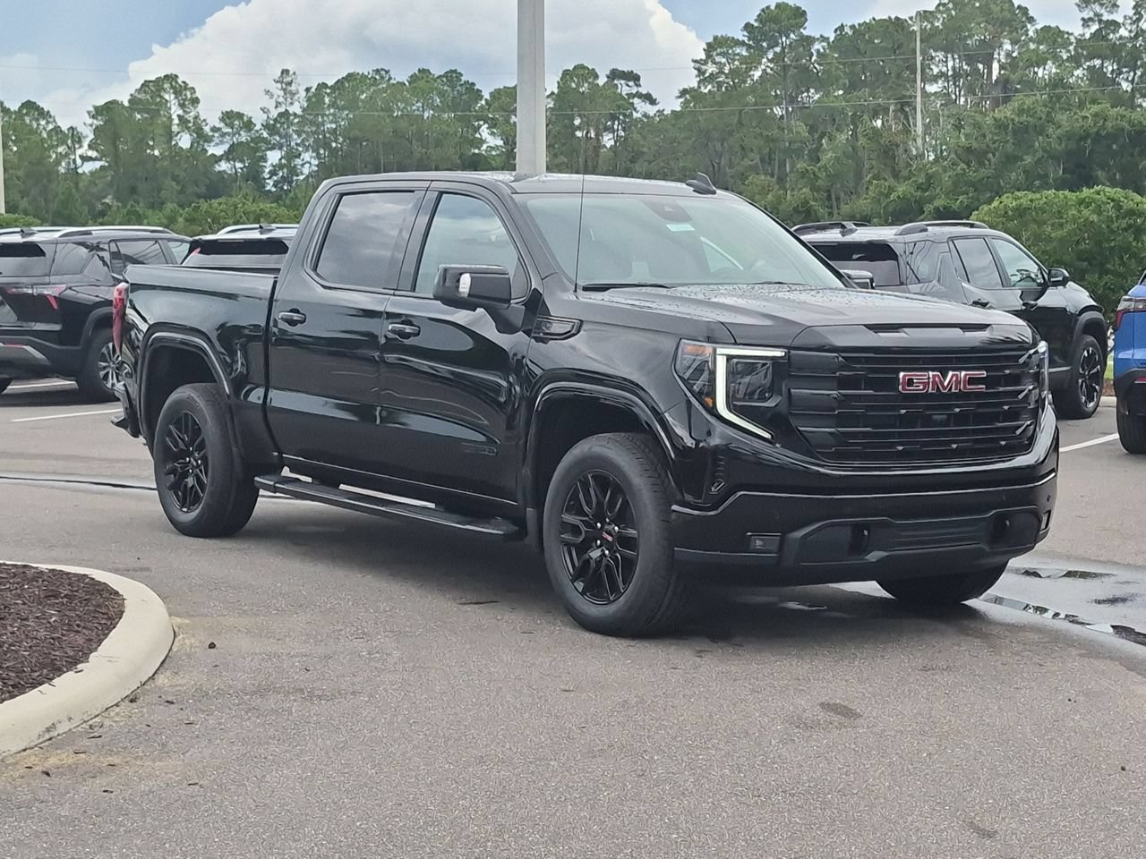 2026 GMC Sierra 1500 Elevation - Photo 2
