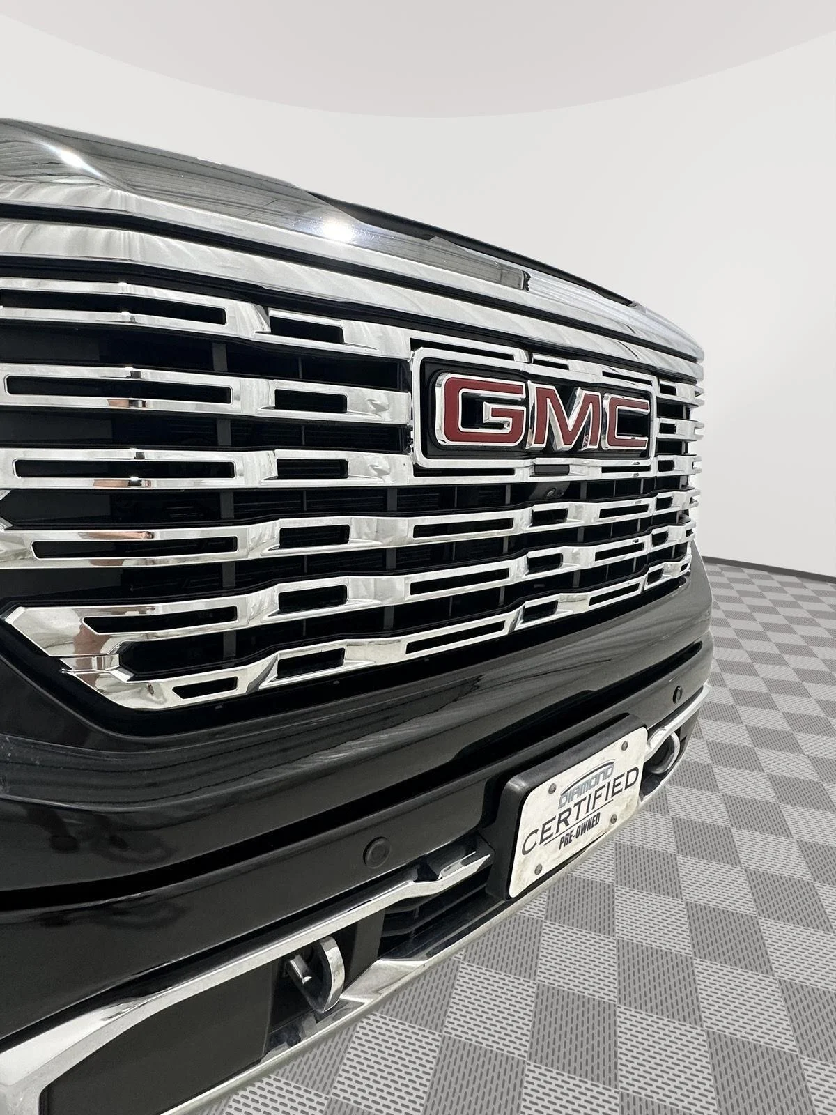 Used 2025 Onyx Black GMC Denali image 30