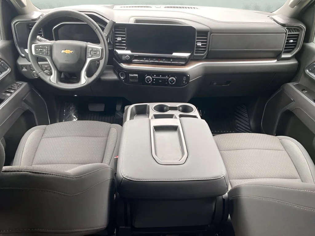 Used 2026 Summit White Chevrolet LT image 16