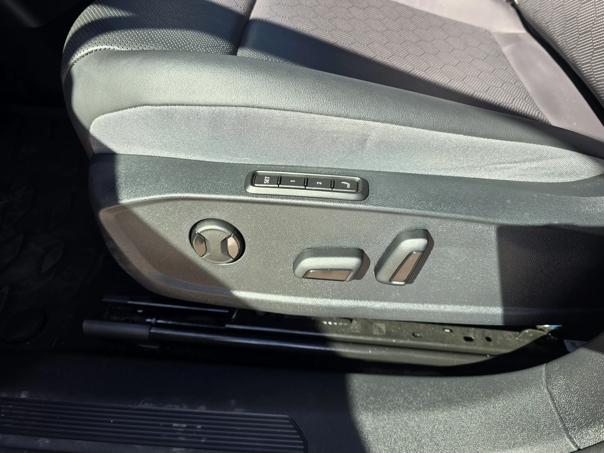 Used 2023 Pure Gray Volkswagen Pro S image 16