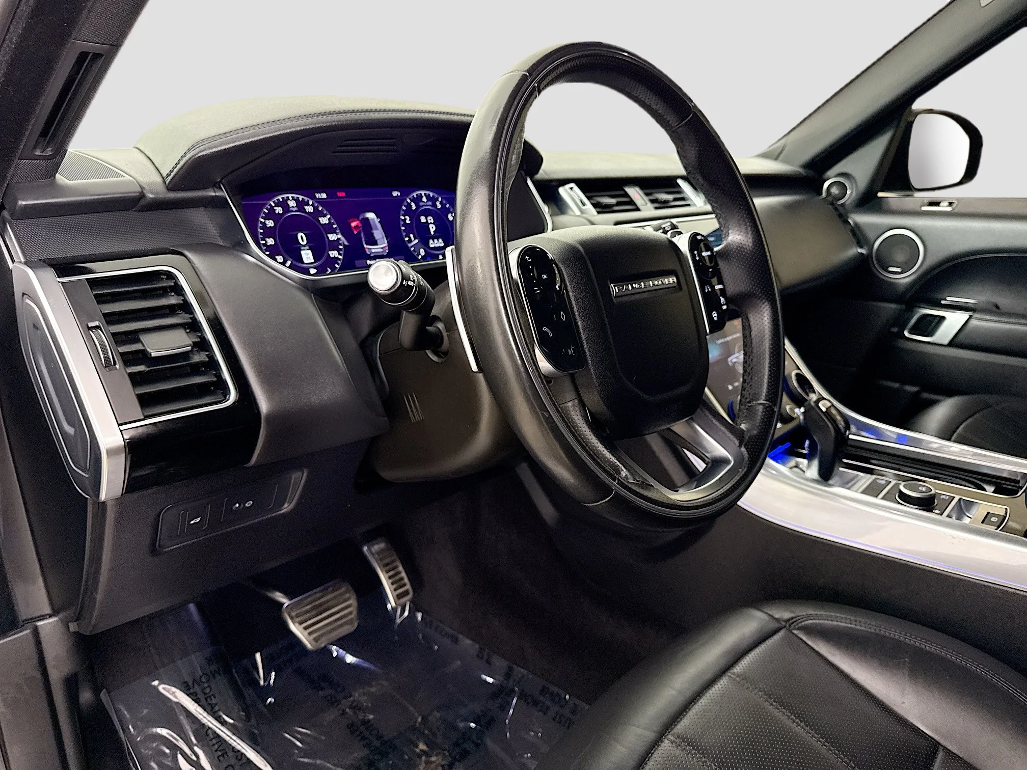 Used 2020  Land Rover HSE Dynamic image 11