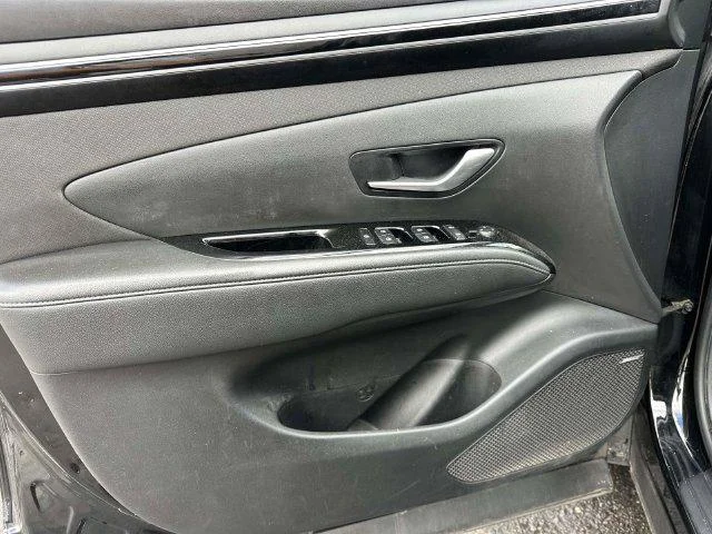 Used 2022 Phantom Black Hyundai SEL image 17
