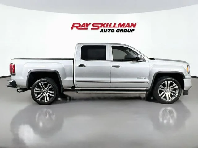 Used 2018 Silver GMC Denali image 8