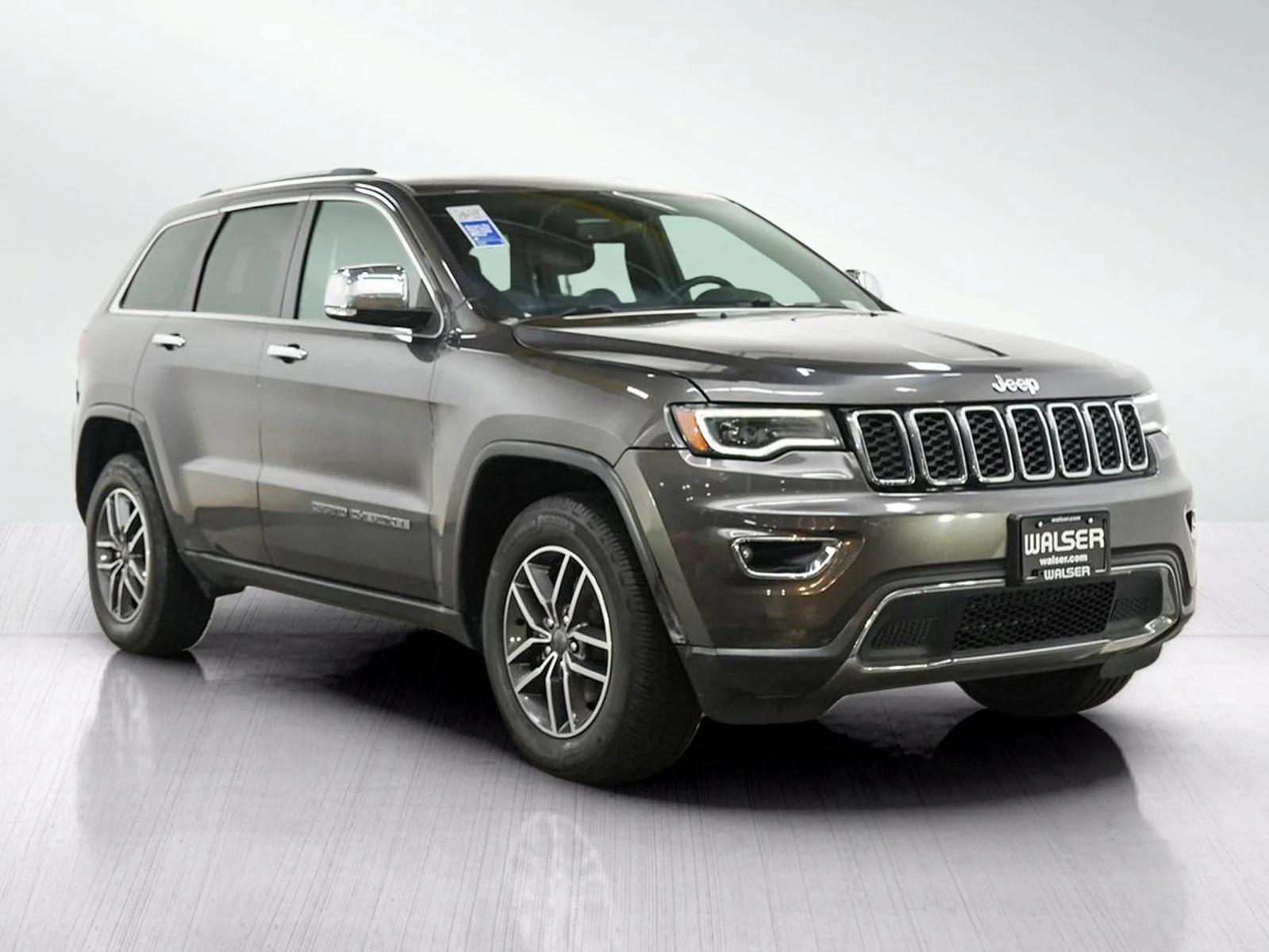 Used 2019 Granite Crystal Metallic Clearcoat Jeep Limited image 7