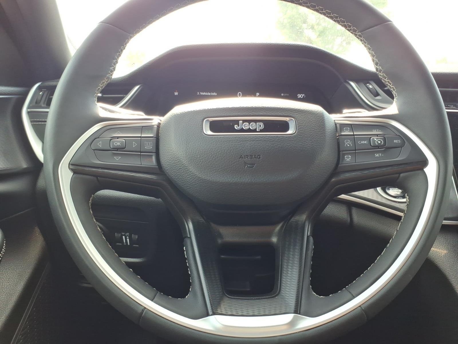 Used 2025 Diamond Black Crystal Pearlcoat Jeep Altitude image 23