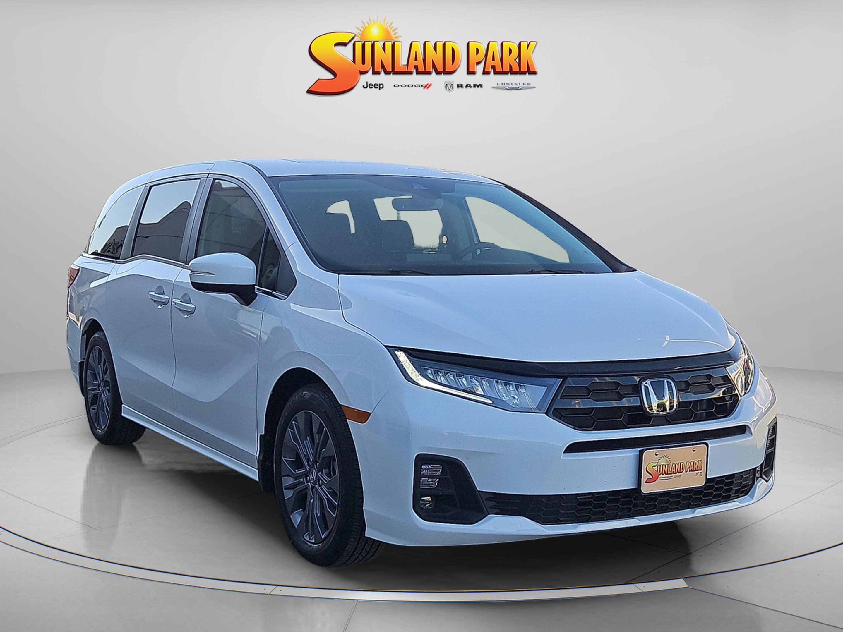 2025 Honda Odyssey Touring's photo