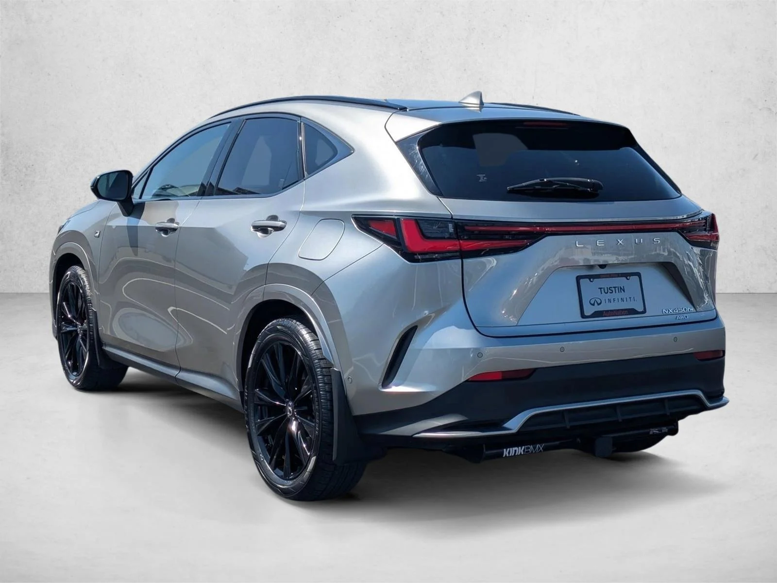 Used 2025 Atomic Silver Lexus NX 450h+ F SPORT Handling image 8