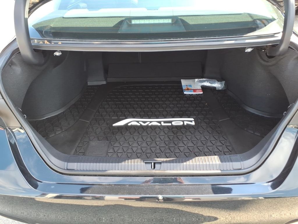 Used 2019 Midnight Black Metallic Toyota XSE image 14