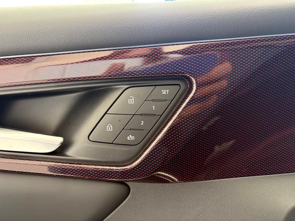 2027 Chevrolet Traverse RS - Photo 33