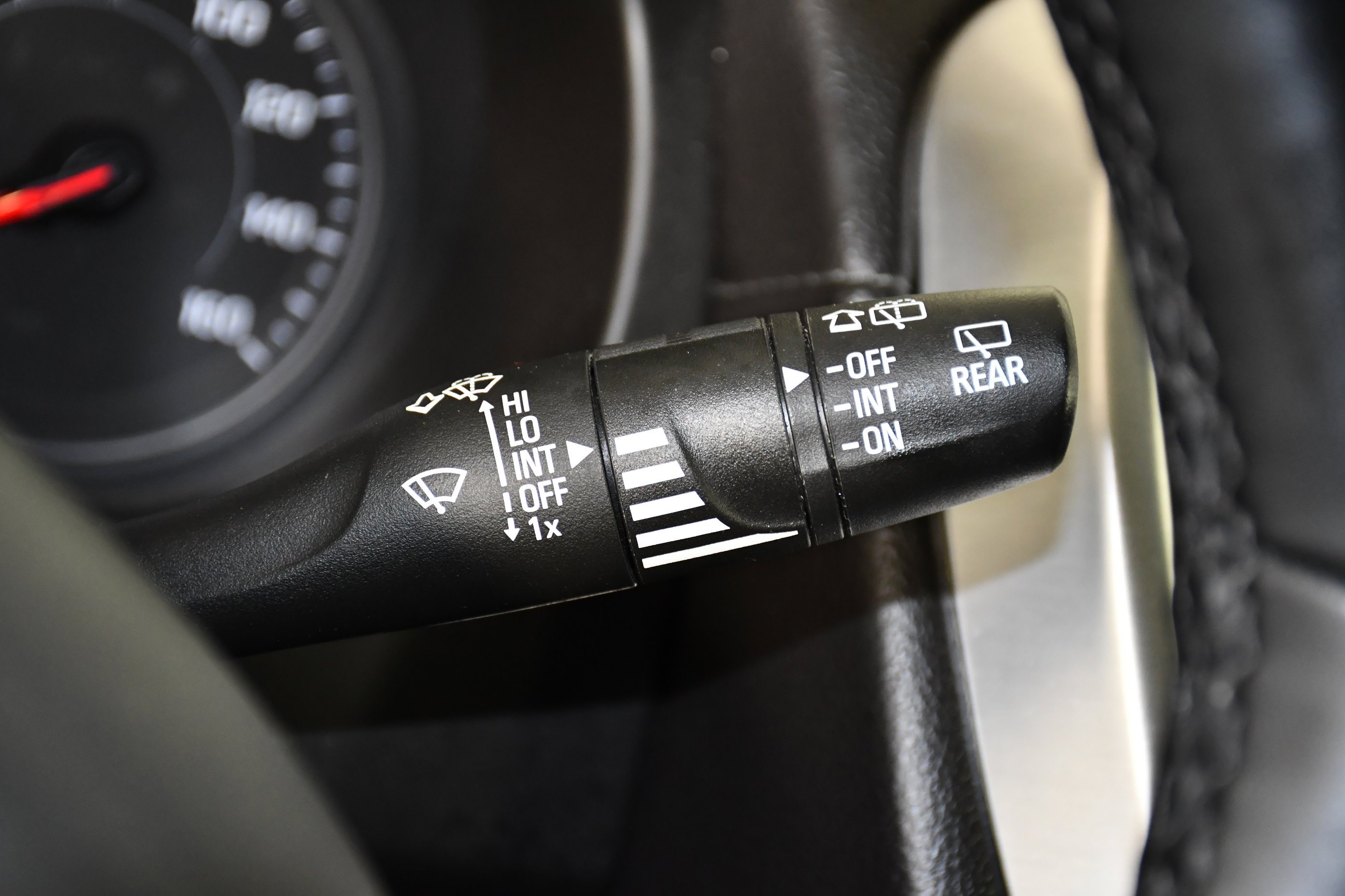 Used 2024 Sterling Metallic GMC SLT image 23