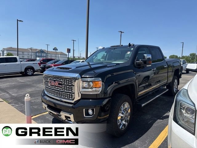 2019 GMC Sierra 4WD Crew Cab Standard Box Denali's photo