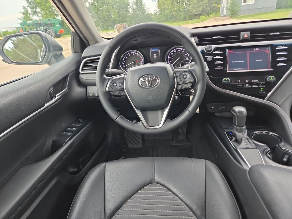 Used 2018 Super White Toyota SE image 15