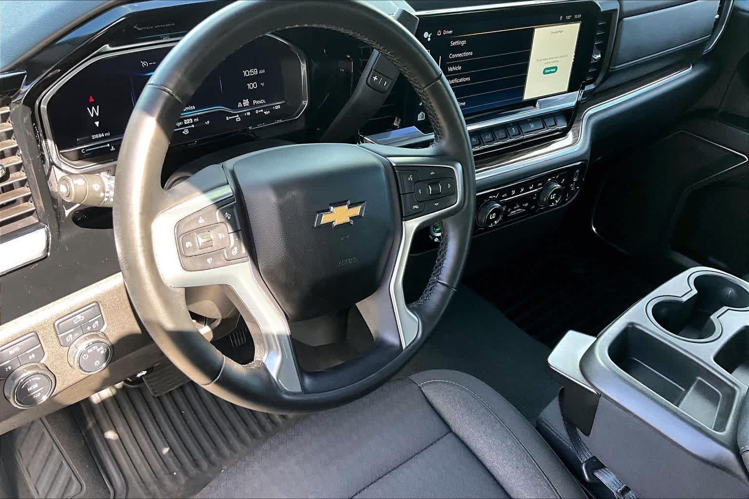 Used 2023 Summit White Chevrolet LT image 18