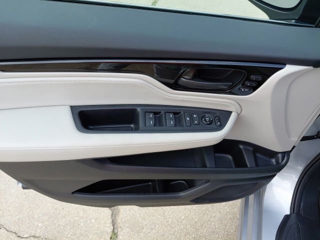 New 2026 Solar Silver Metallic Honda Touring image 31