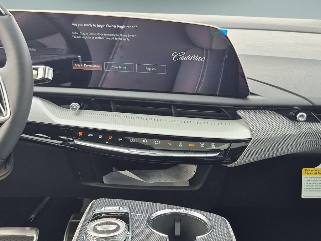 2027 Cadillac OPTIQ Luxury - Photo 12