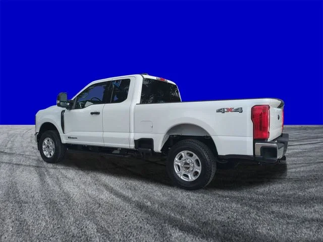 New 2026 Oxford White Ford F-250® XLT image 6