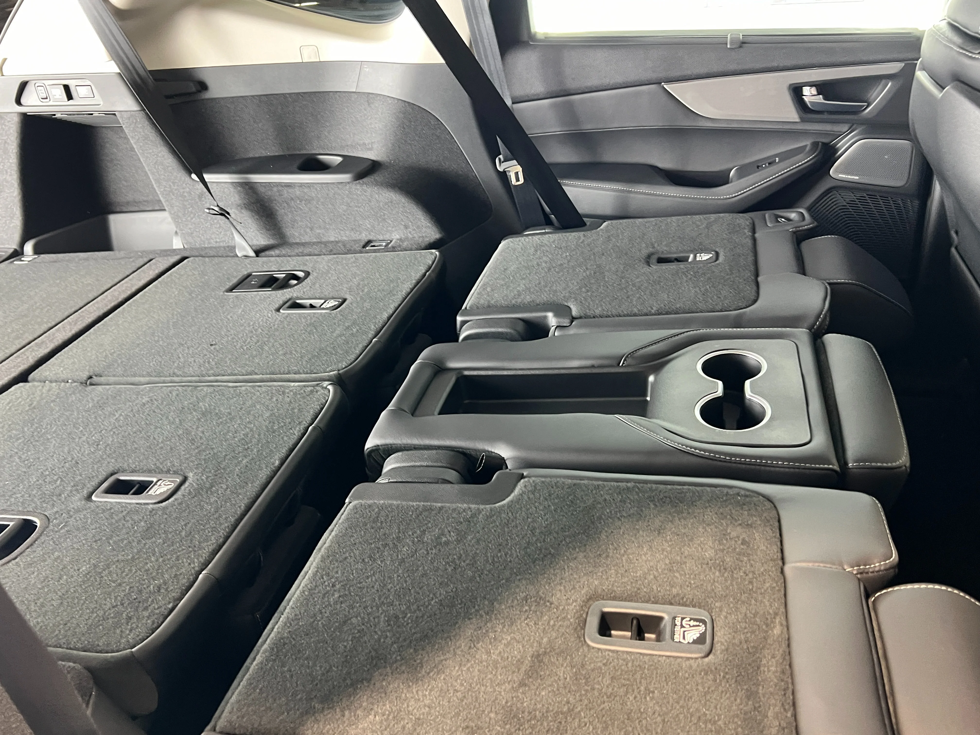 New 2026 Solar Silver Metallic Acura w/Technology Package image 38