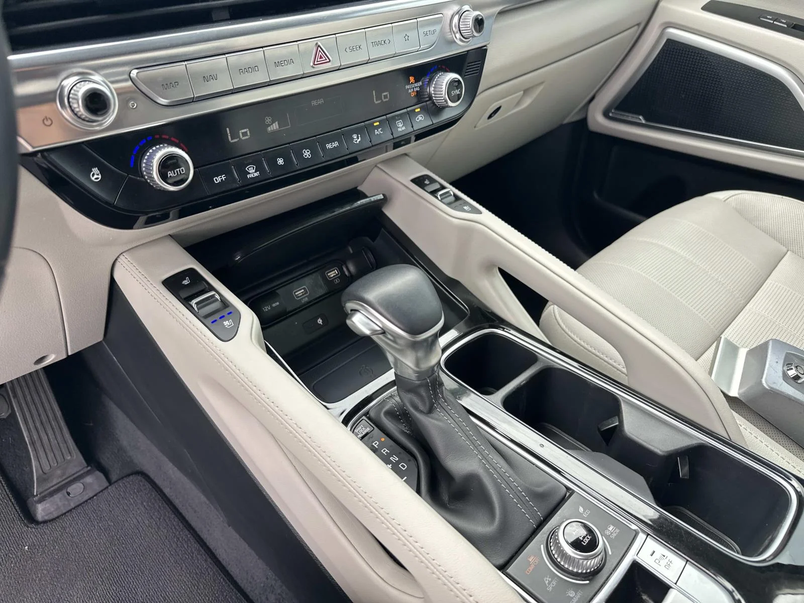 Used 2022 Gravity Grey Kia EX image 15