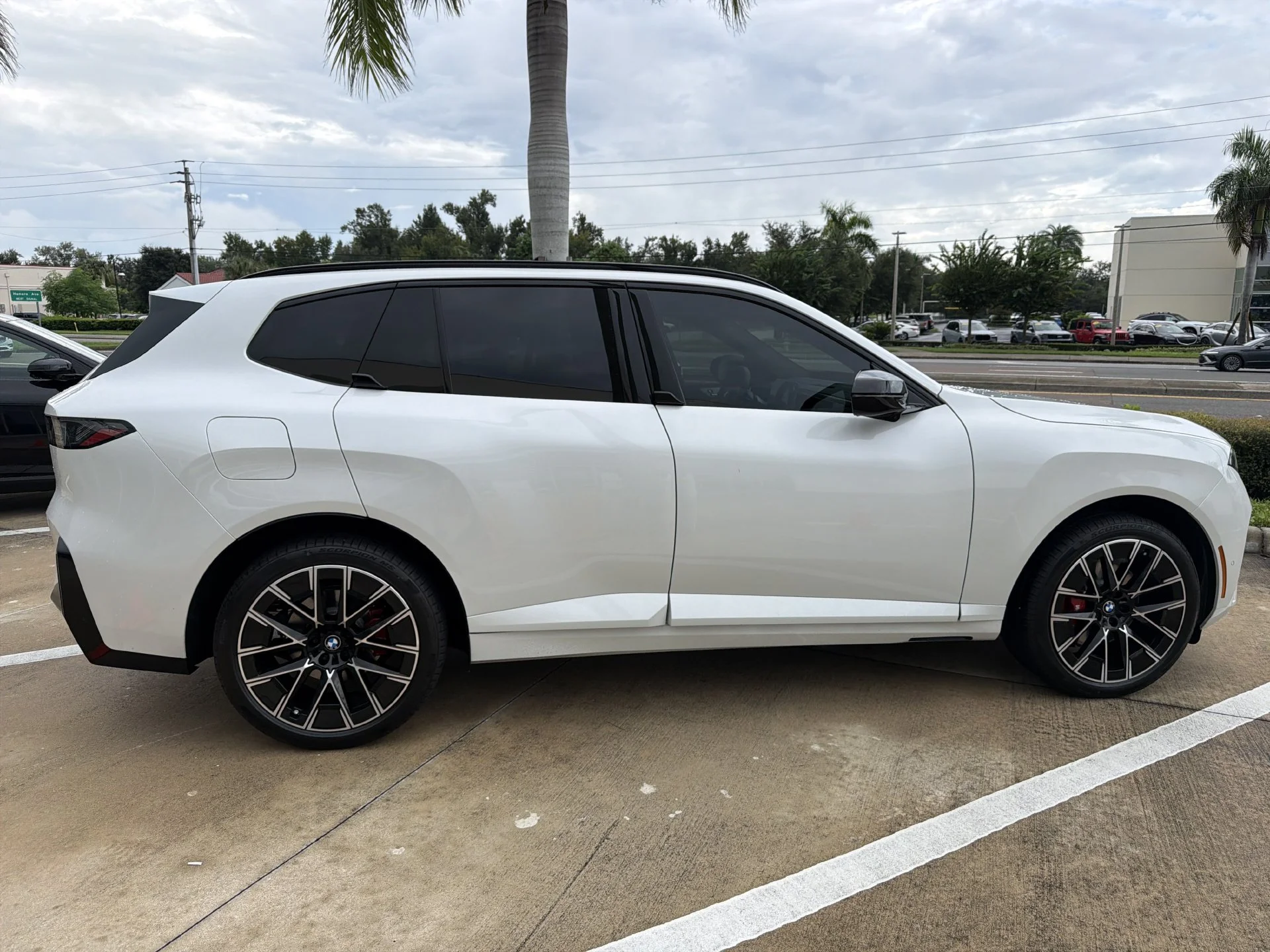 New 2027 Mineral White Metallic BMW  image 3