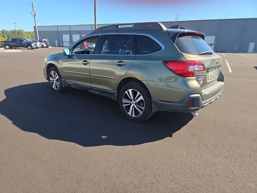 Used 2018 Green Subaru 2.5i image 10