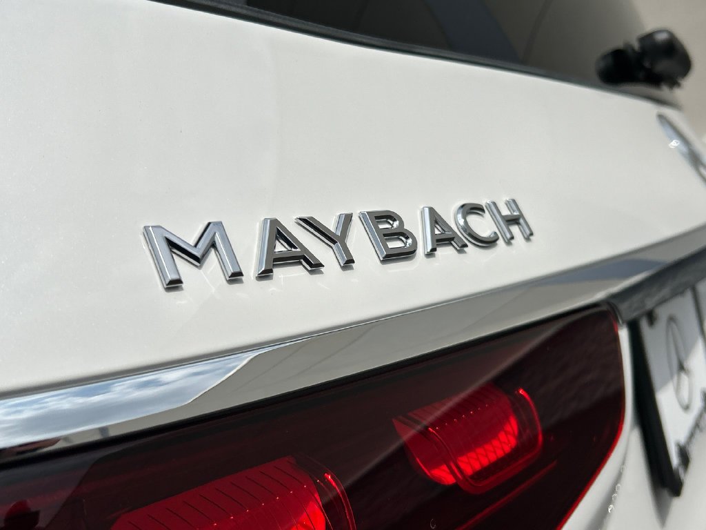 New 2026 MANUFAKTUR Moonlight White Metallic Mercedes-Benz Maybach GLS 600 image 71