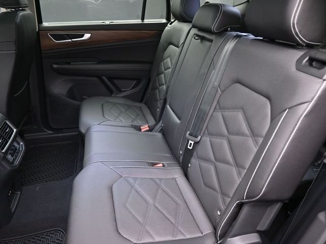 Used 2026  Volkswagen 2.0T SE w/Technology image 23