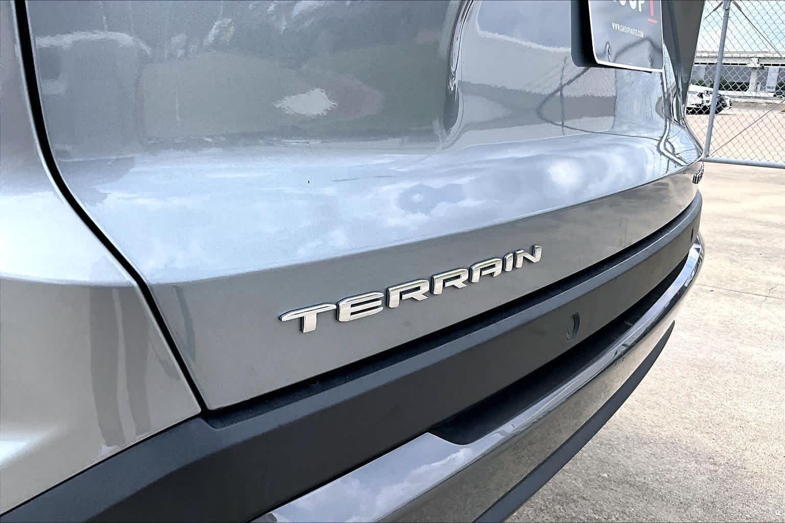 Used 2025 Sterling Metallic GMC FWD Elevation image 29