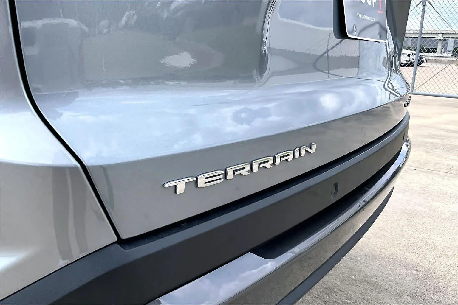Used 2025 Sterling Metallic GMC FWD Elevation image 29