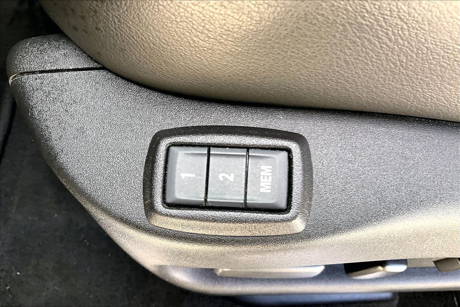 Used 2015 Black Raven Cadillac Luxury Collection image 31