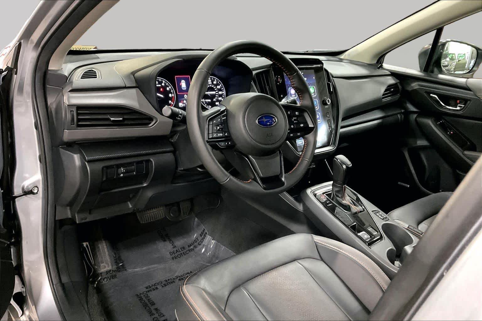 Used 2025 Ice Silver Metallic Subaru Limited image 17