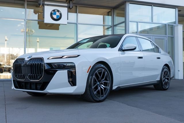 2025 BMW 7 Series 740i xDrive Sedan's photo