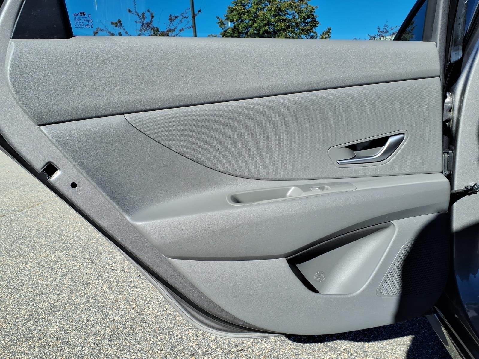 Certified Used 2023 Fluid Metal Hyundai SEL image 16