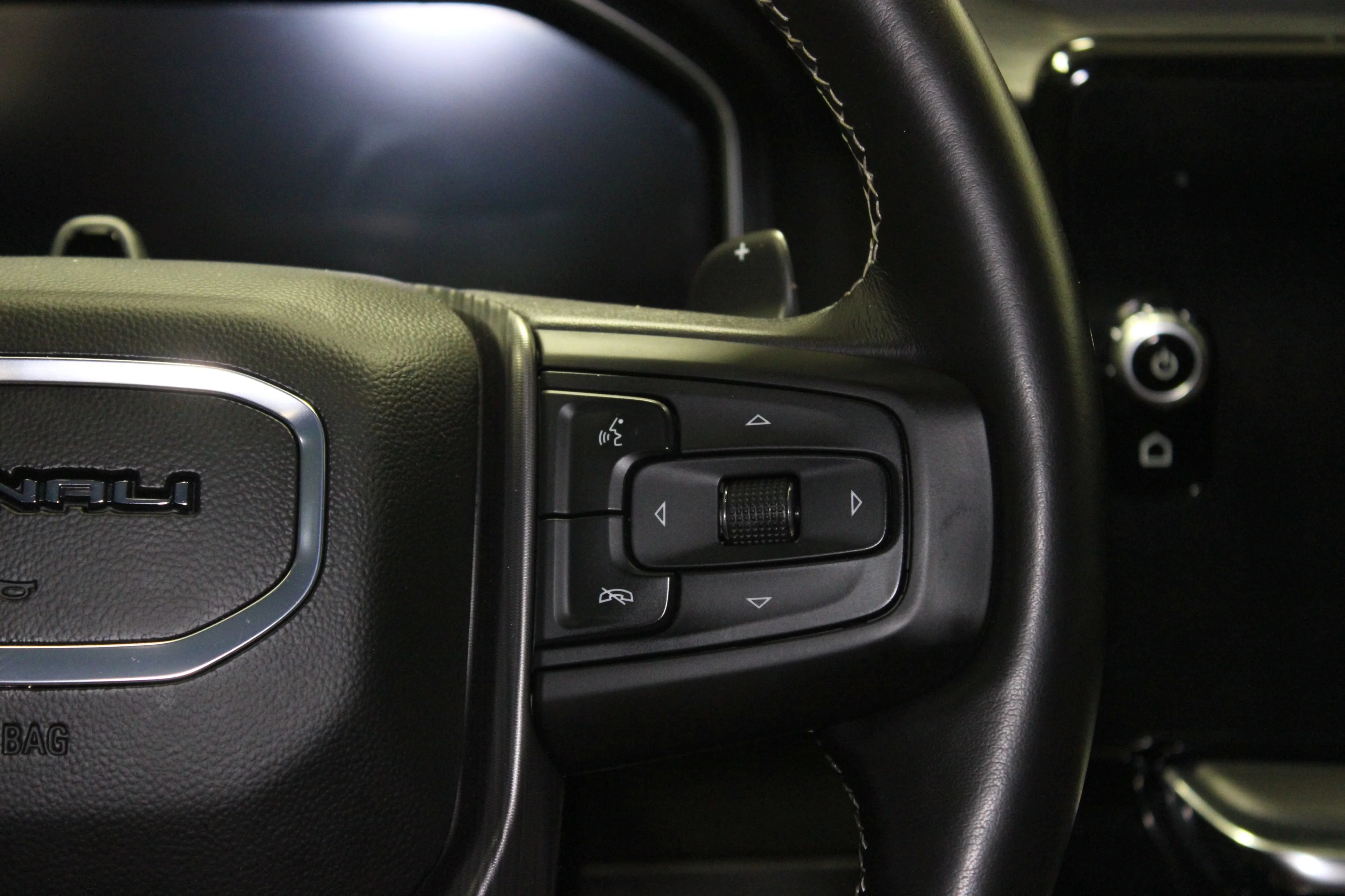 Used 2026 Onyx Black GMC Denali Ultimate image 26