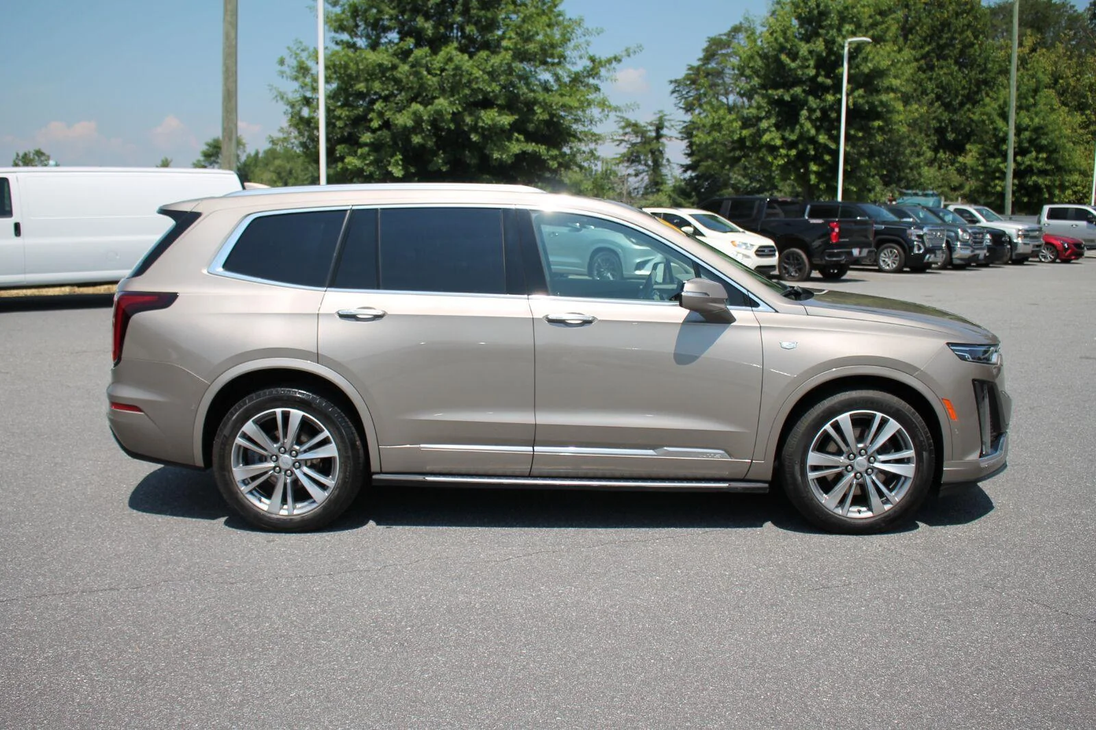 Used 2022 Latte Metallic Cadillac Premium Luxury image 9