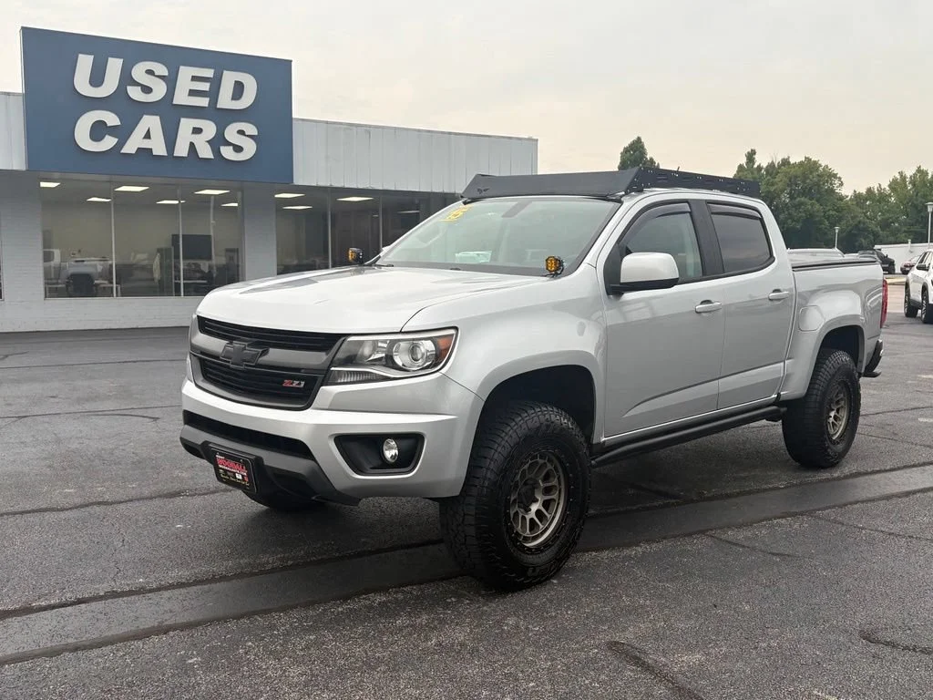 Used 2015 SILVER ICE METALLIC Chevrolet 4WD Z71 image 2
