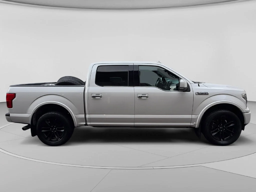 Used 2018 White Ford Limited image 6