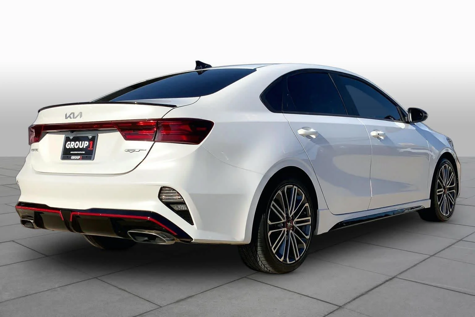 Used 2022 Snow White Pearl Kia GT image 12
