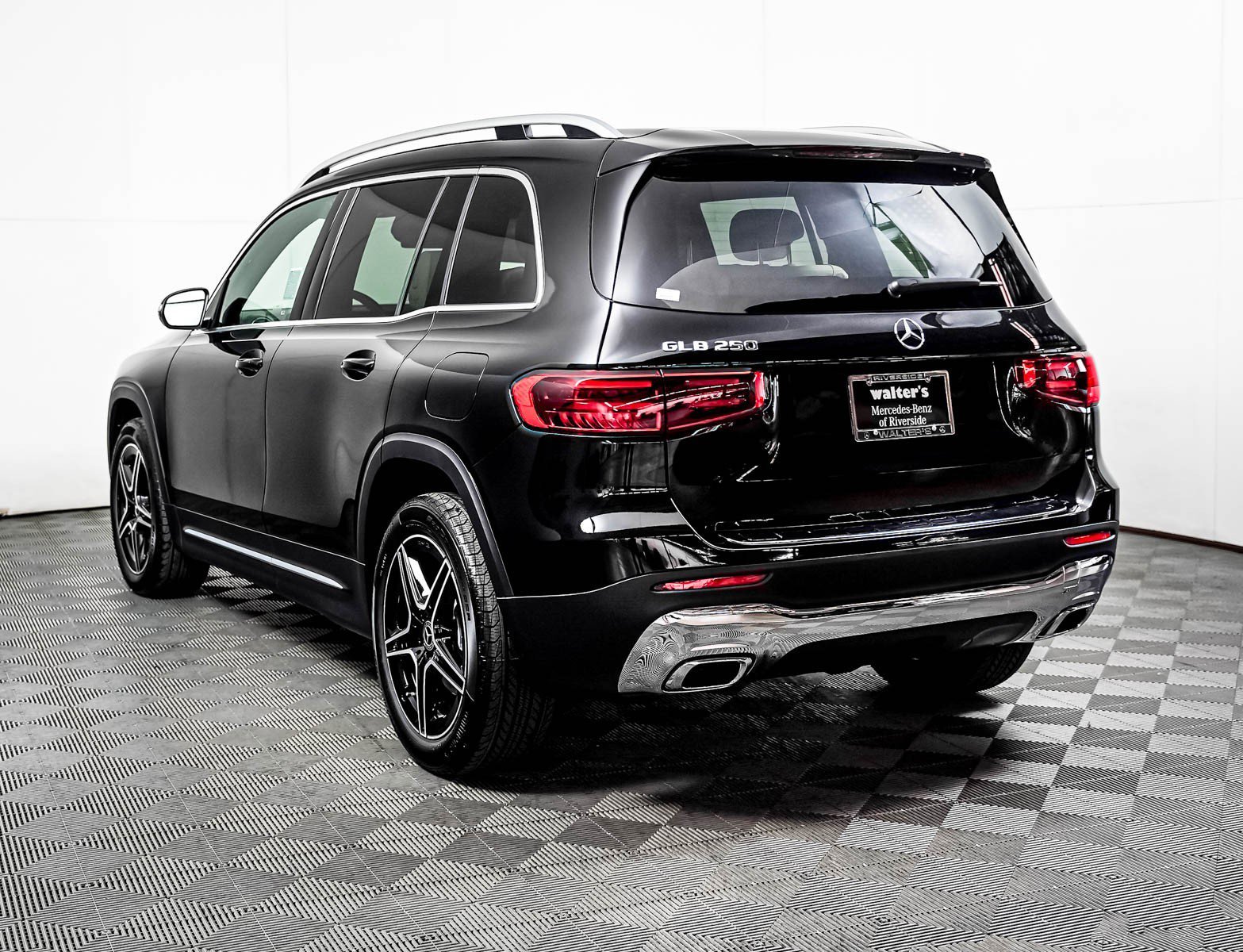 New 2026 Cosmos Black Metallic Mercedes-Benz GLB 250 image 2