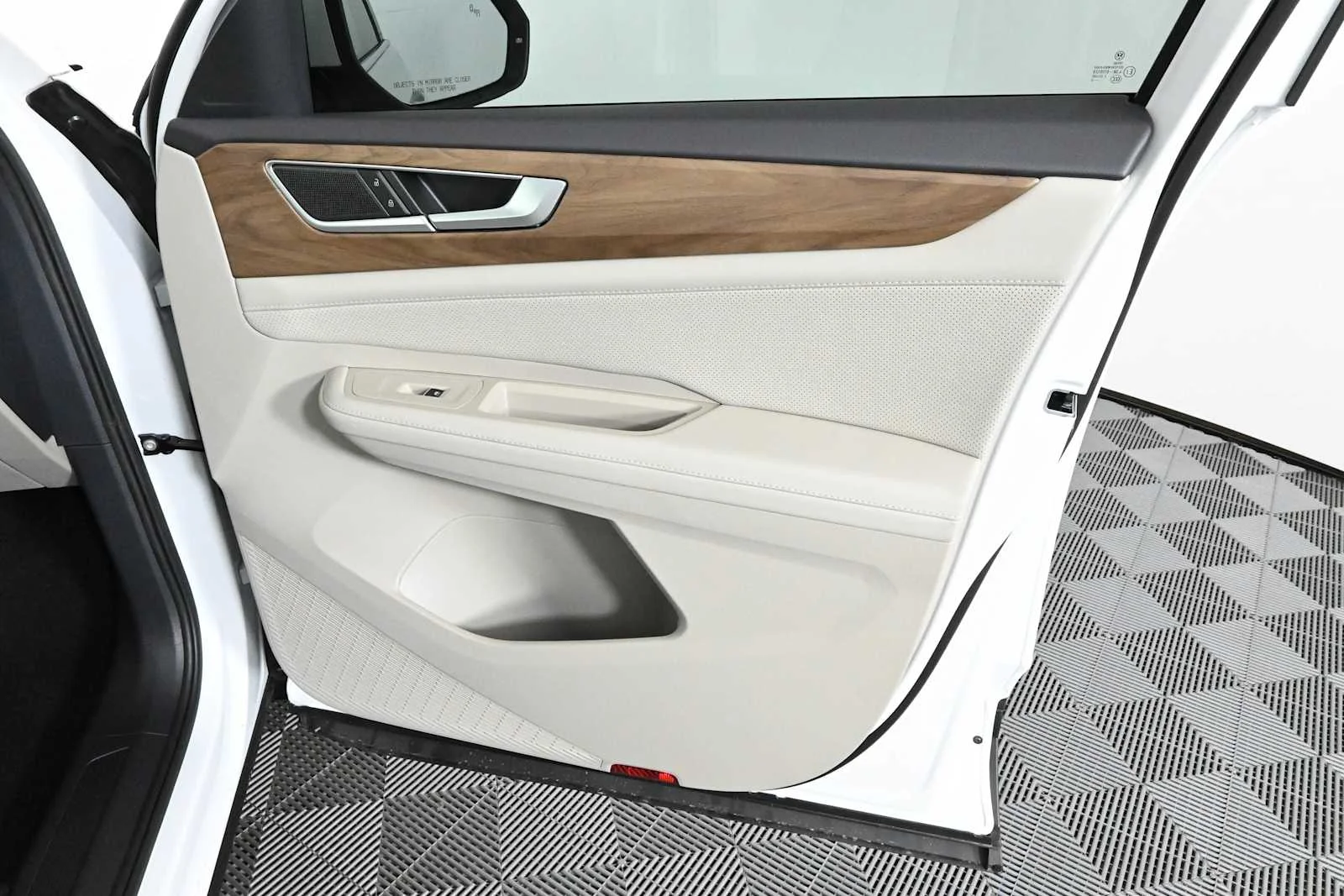 New 2026 Opal White Pearl Volkswagen 2.0T SE image 11