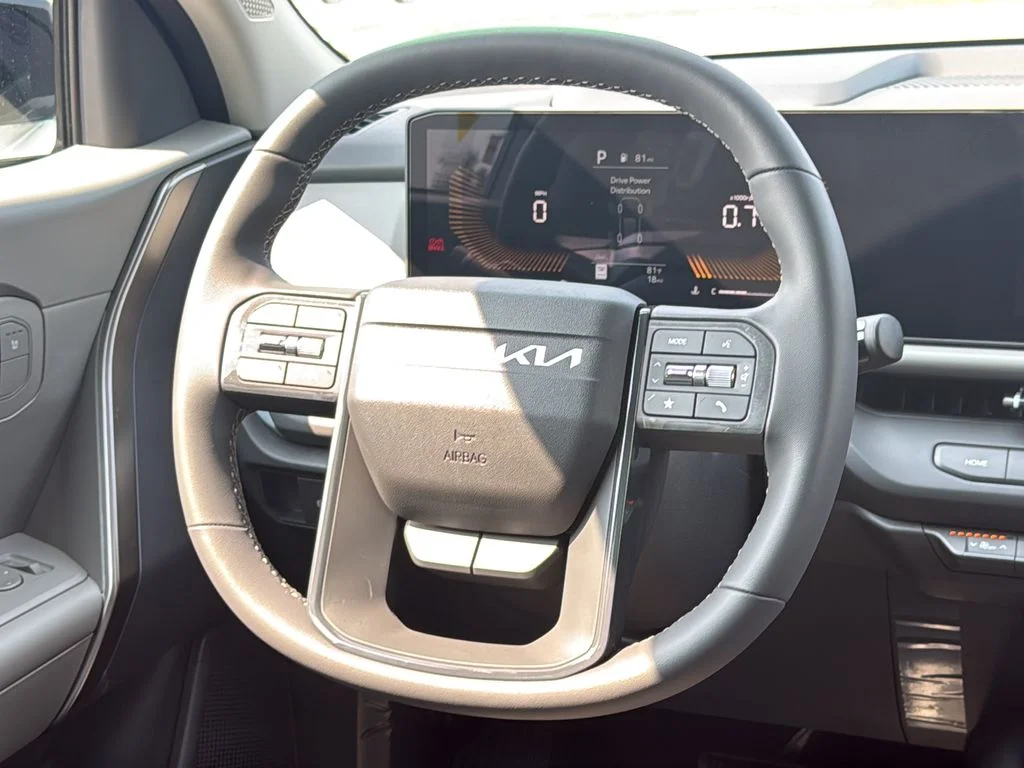 New 2027 White Kia S image 42
