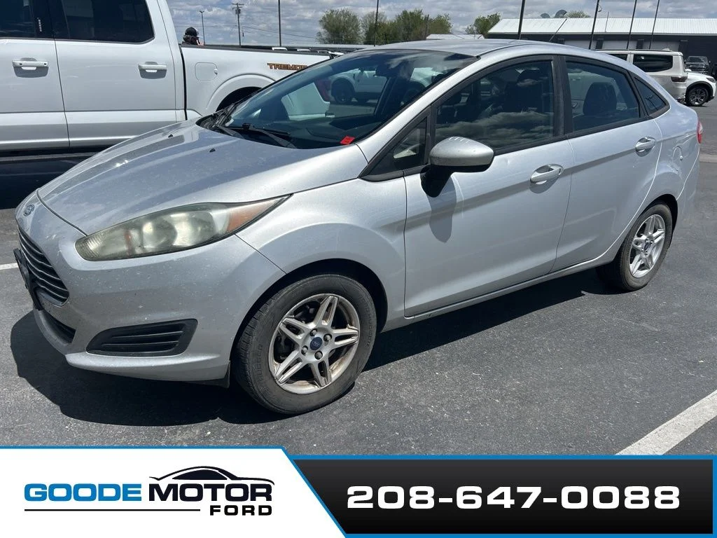 2017 Ford Fiesta SE Sedan's photo
