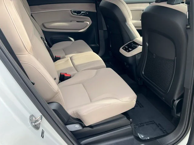 2026 Volvo XC90 Plus - Photo 28