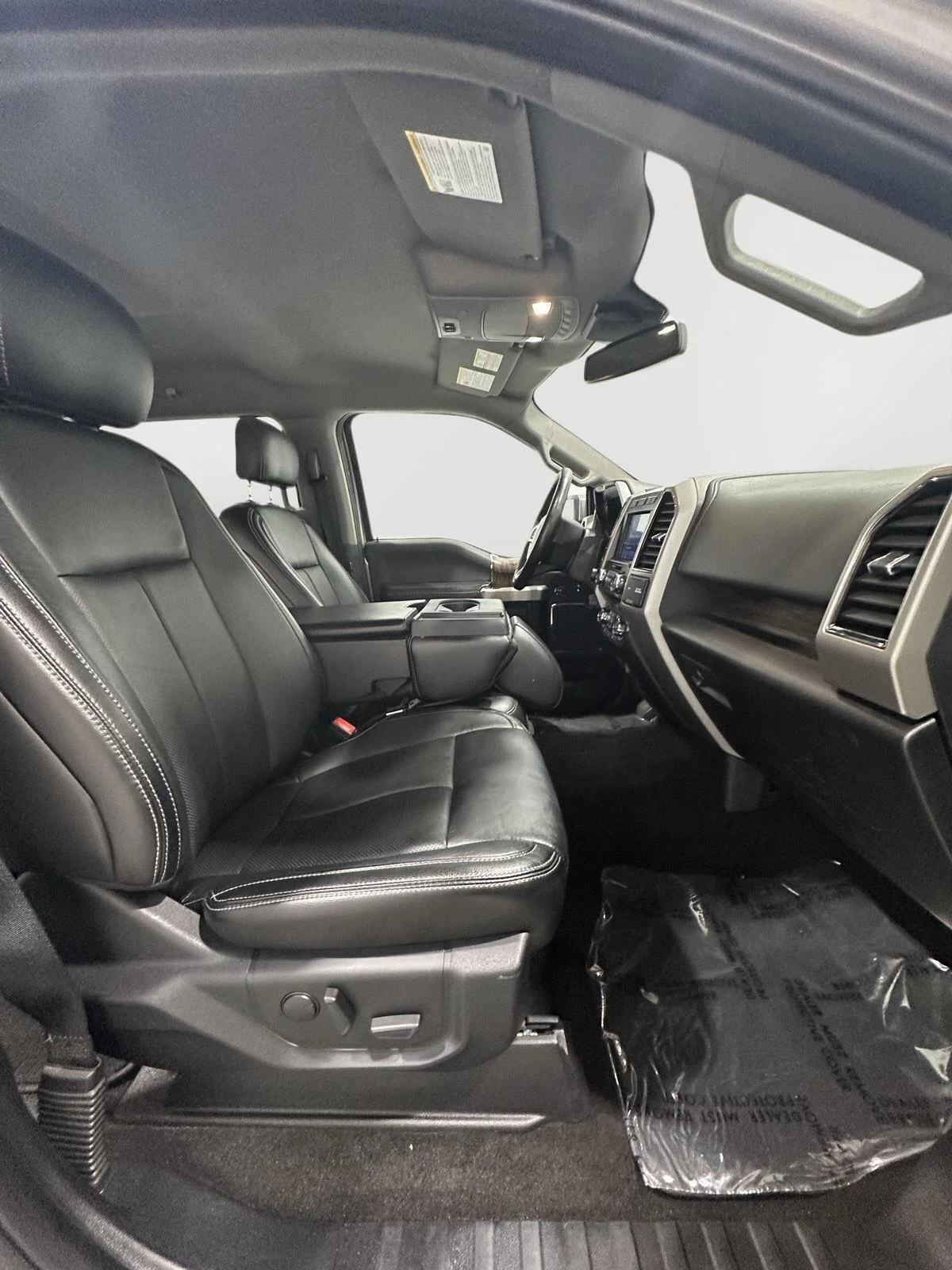 Used 2020 Iconic Silver Metallic Ford XL image 25