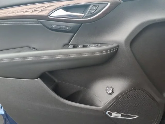 Used 2023 Sapphire Metallic Buick Avenir image 17