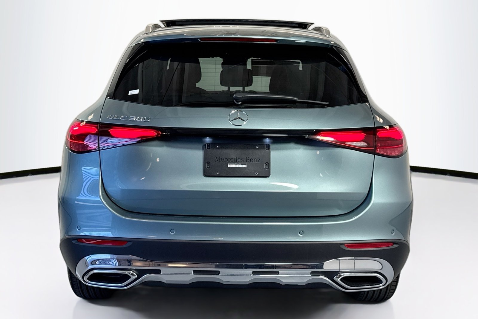 New 2026 Verde Silver Metallic Mercedes-Benz GLC 300 image 6