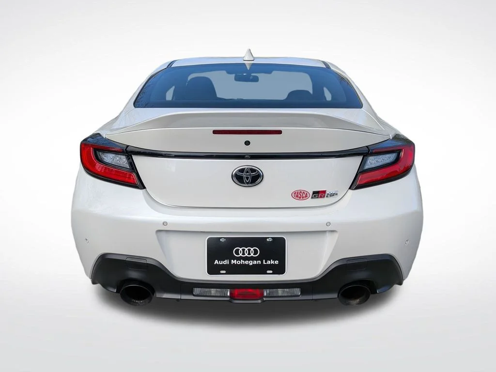 Used 2023  Toyota Premium image 4