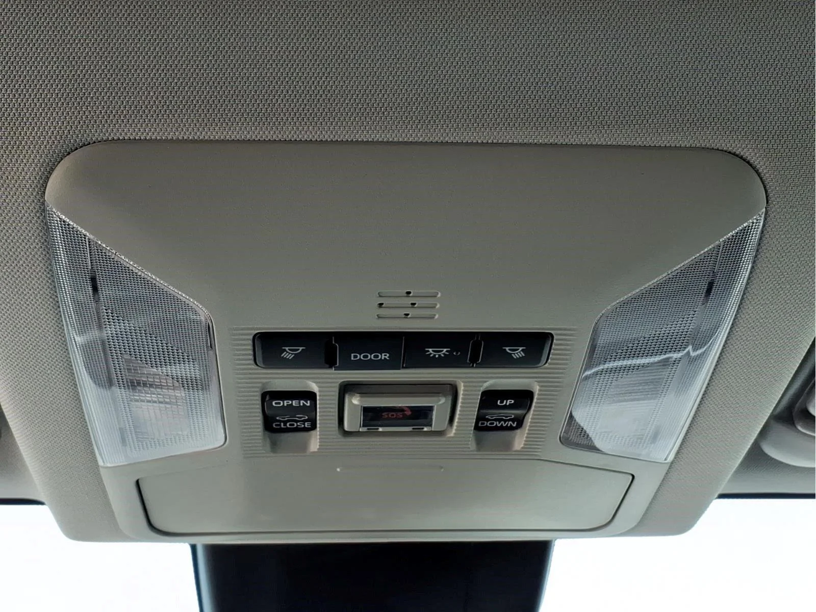 Used 2025 Ice Cap Toyota XLE image 16
