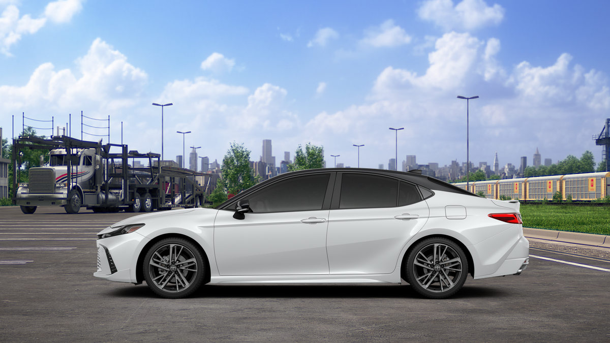 New 2026 Wind Chill Pearl with Midnight Black Metallic roof Toyota XSE image 4