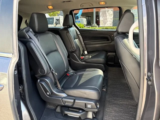 2025 Honda Odyssey EX-L - Photo 10