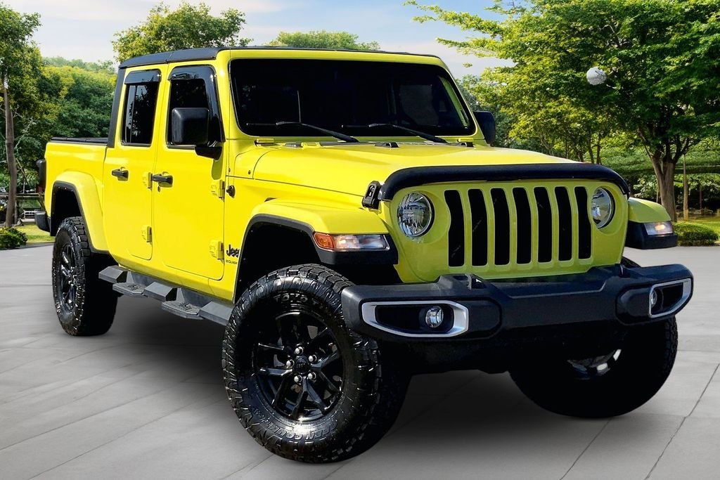 Used 2023 Yellow Jeep Sport S image 3